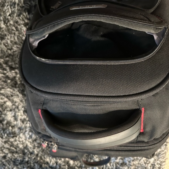 Large computer backpack - Picture 3 of 8